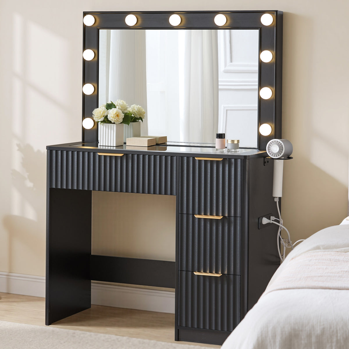 Glow 36.2" Fluted Vanity Desk Amerlife Black