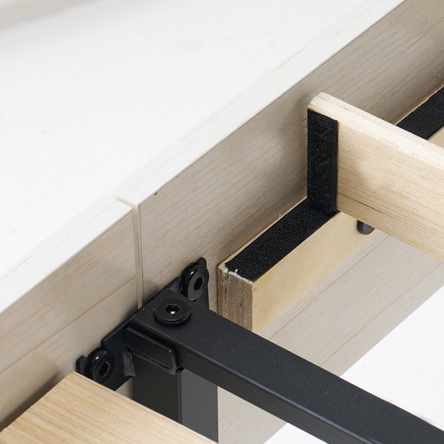Tennyson Storage Wooden Bed Frame-Queen(White)